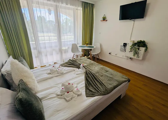 Chateau Del Mar C31a Sunny Apartment *